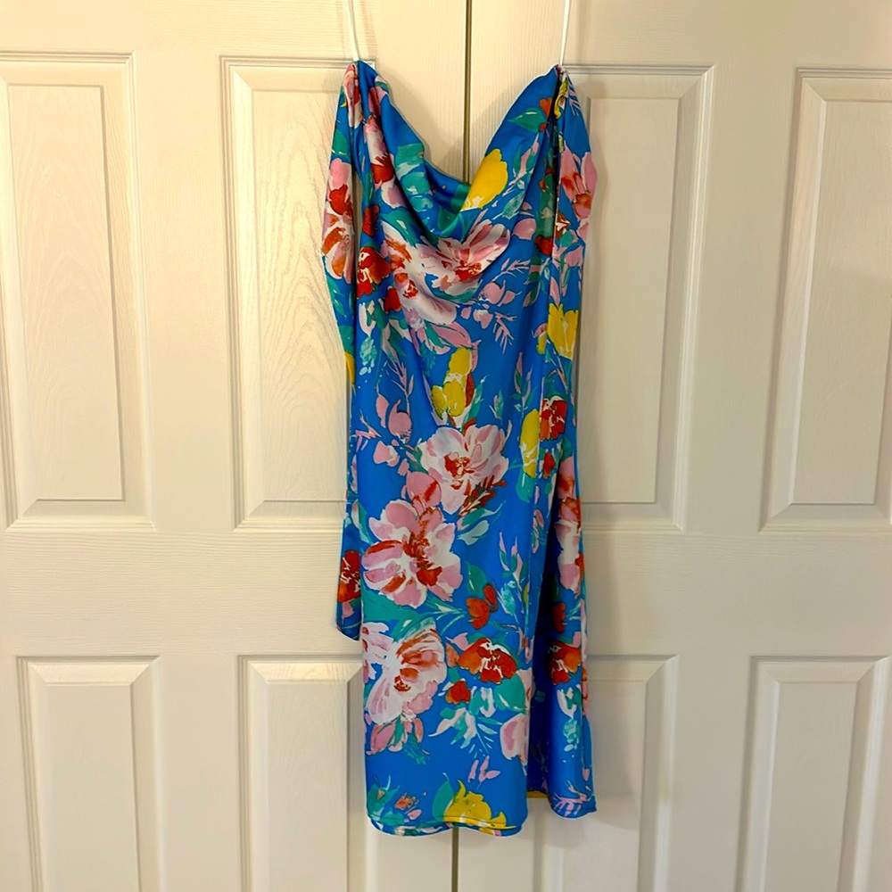 Etiquette strapless dress never worn blue